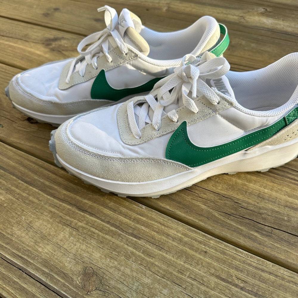 Nike Waffle Debut women’s sneakers, sz 11 - Picture 4 of 9